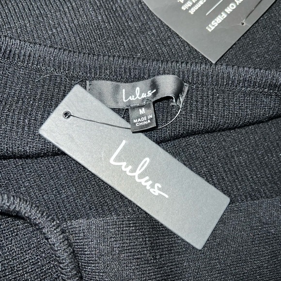 Lulu’s black halter crop top - Picture 4 of 4